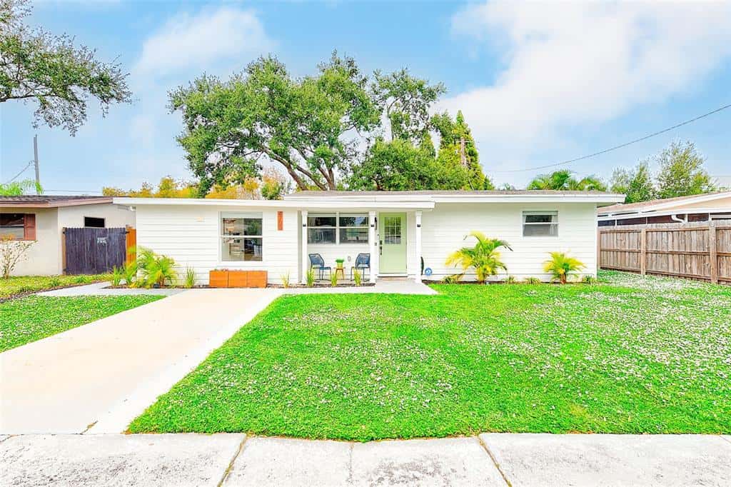 Single Family Residence in TAMPA