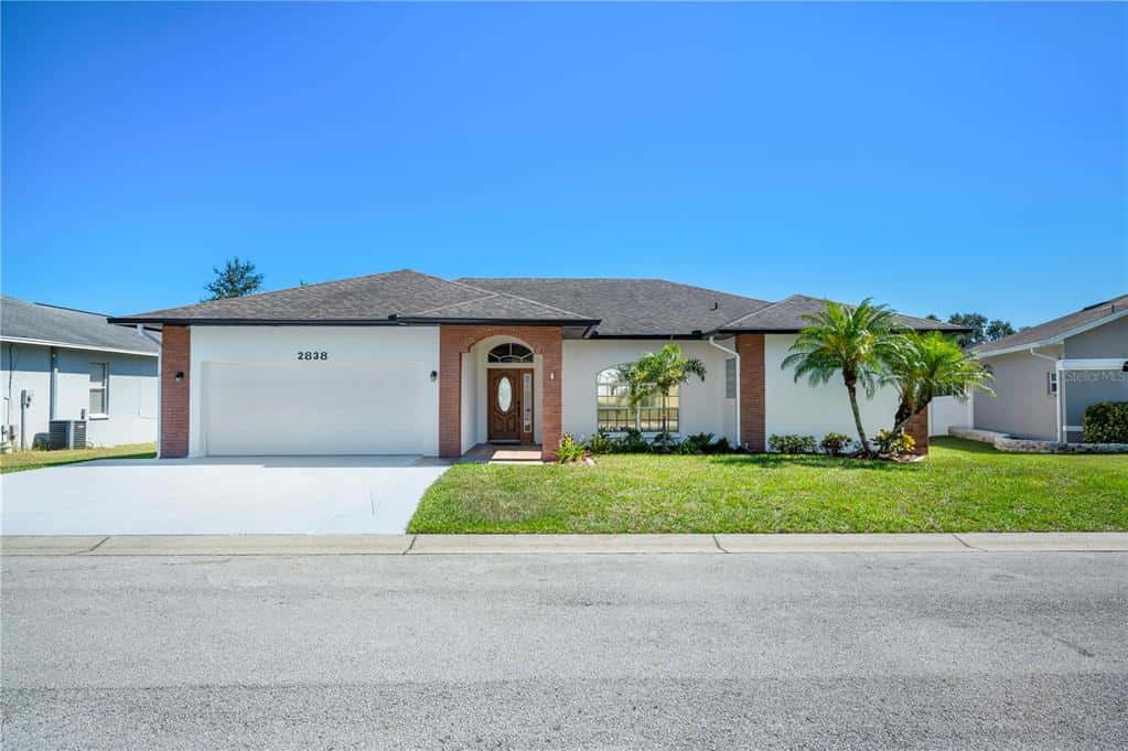 Single Family Residence in LAKELAND