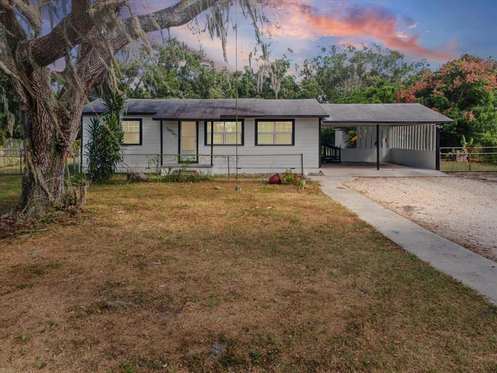 Single Family Residence in THONOTOSASSA