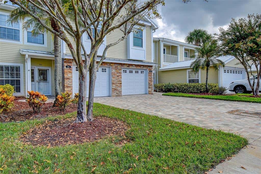 Townhouse in SAFETY HARBOR