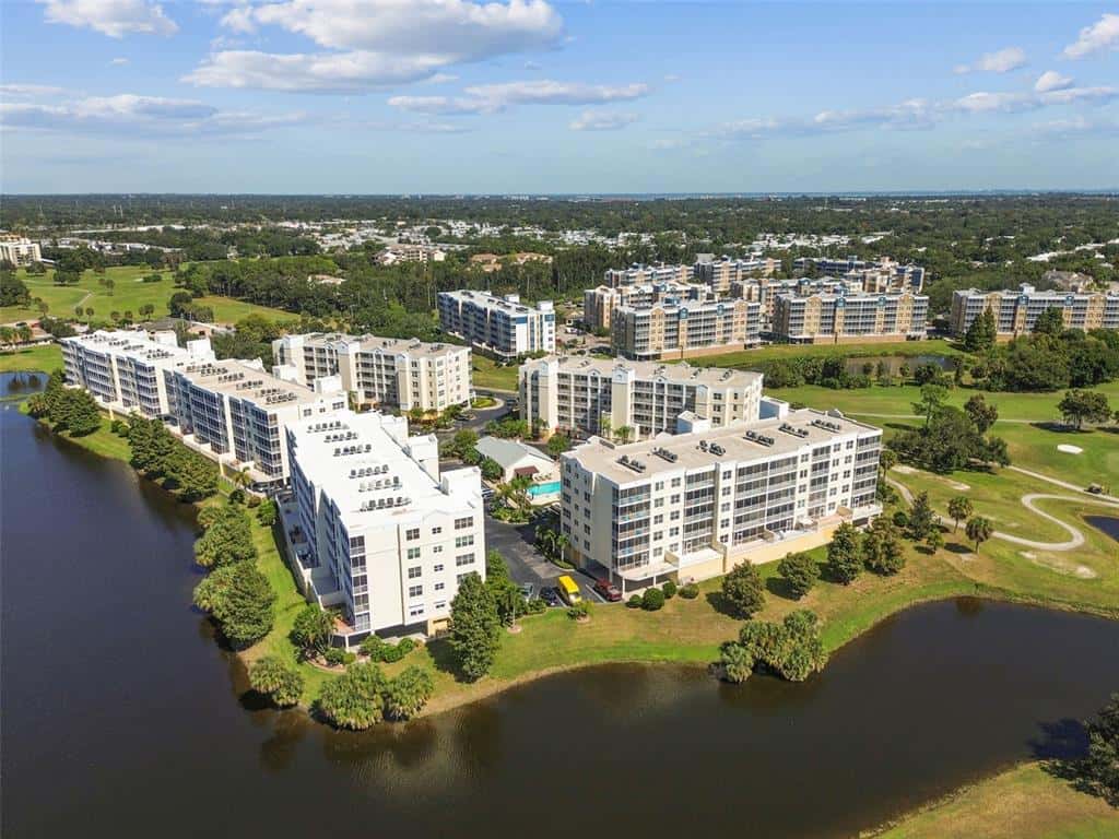 Condominium in LARGO