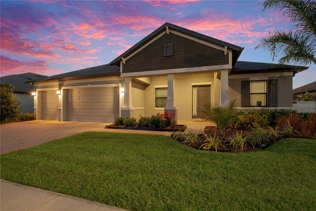 Single Family Residence in SUN CITY CENTER