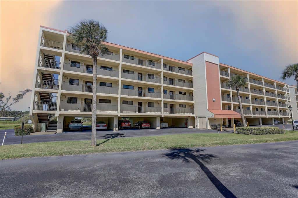 Condominium in SEMINOLE