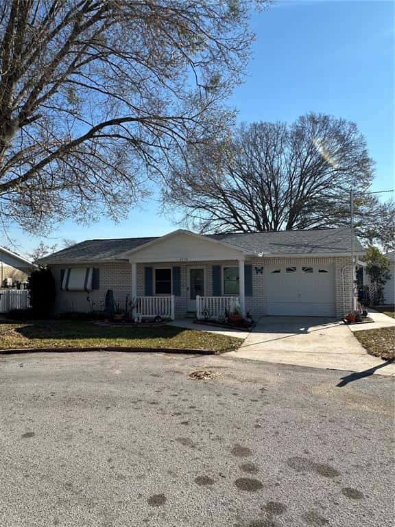 Single Family Residence in ZEPHYRHILLS
