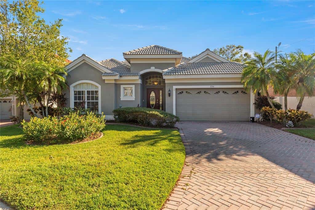 Single Family Residence in SAFETY HARBOR