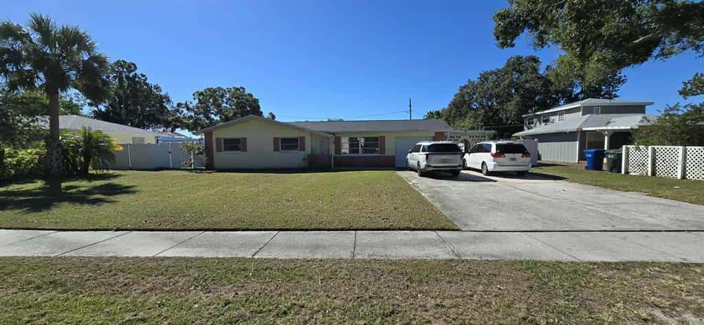 Single Family Residence in CLEARWATER