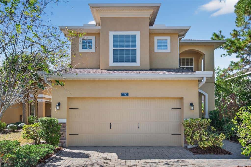 Single Family Residence in TAMPA