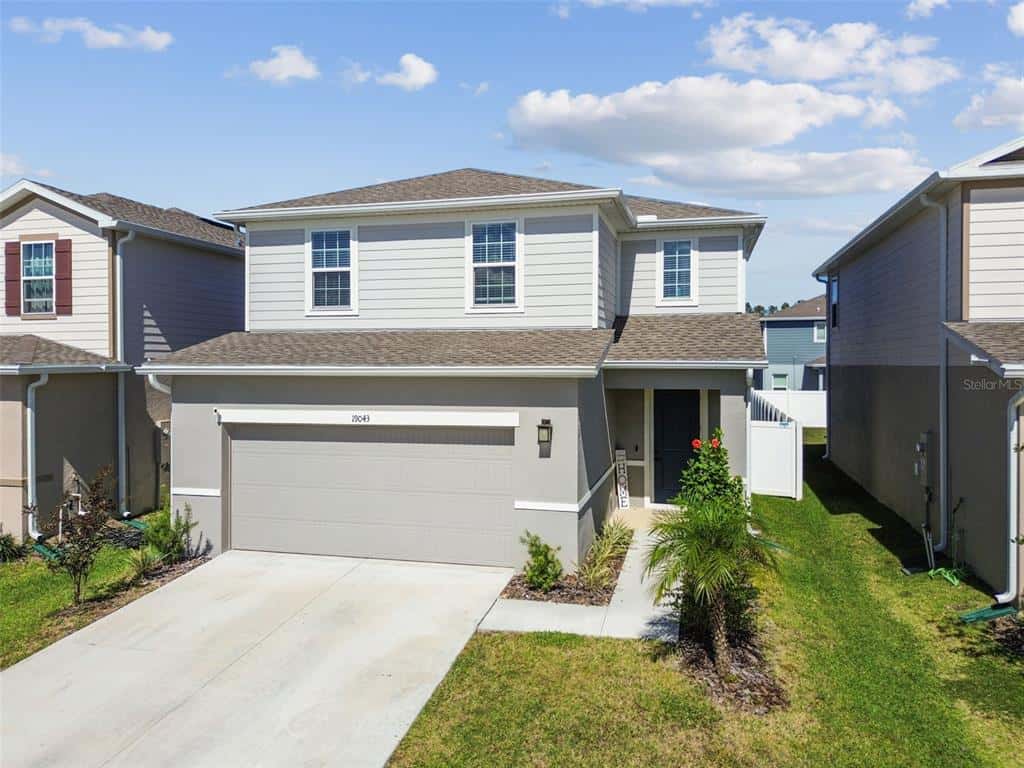 Single Family Residence in SPRING HILL