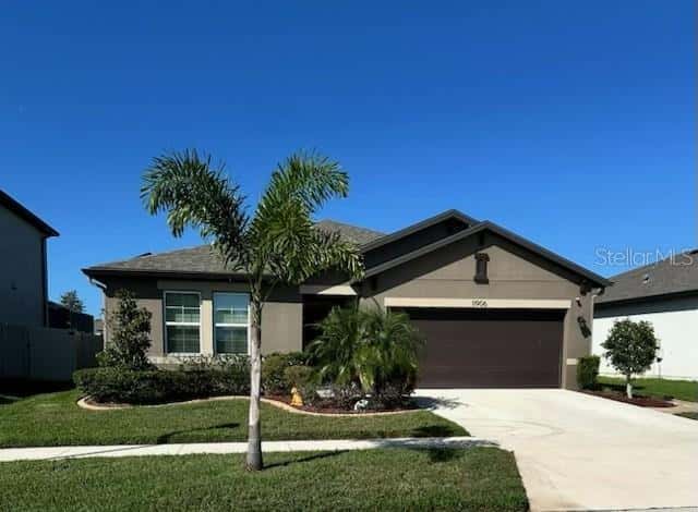 Single Family Residence in RIVERVIEW
