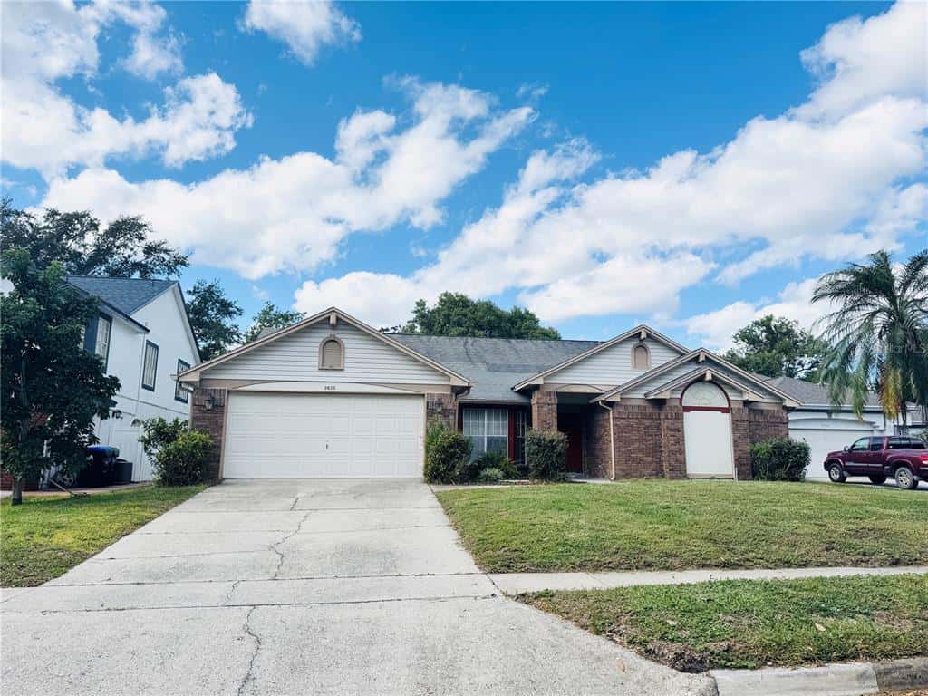 Single Family Residence in ORLANDO
