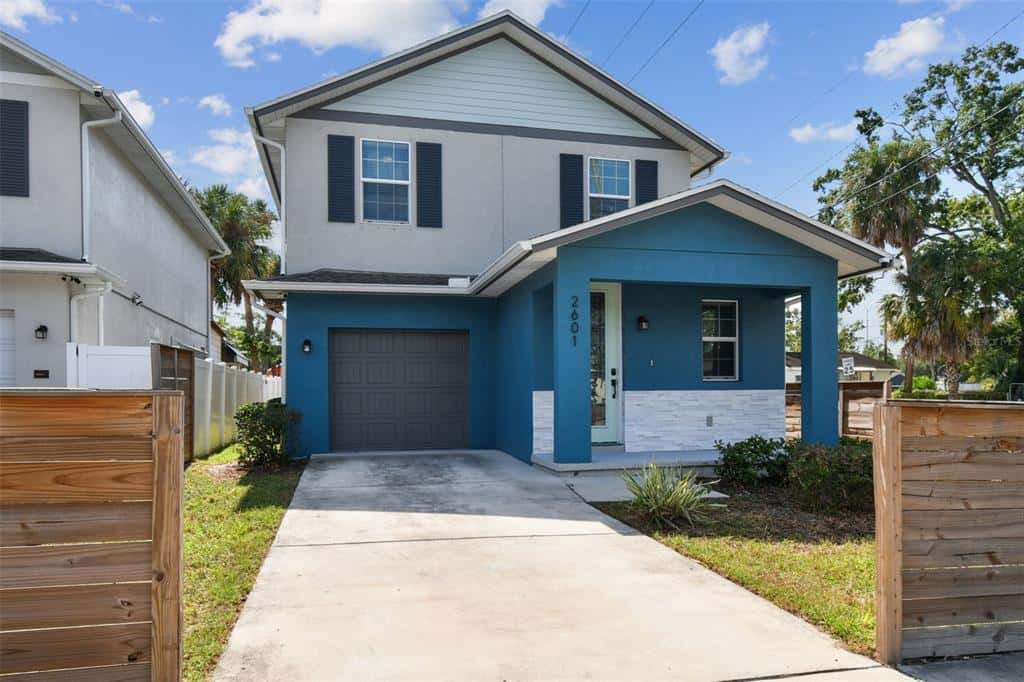 Single Family Residence in TAMPA