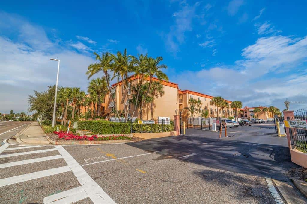 Condominium in ST PETE BEACH