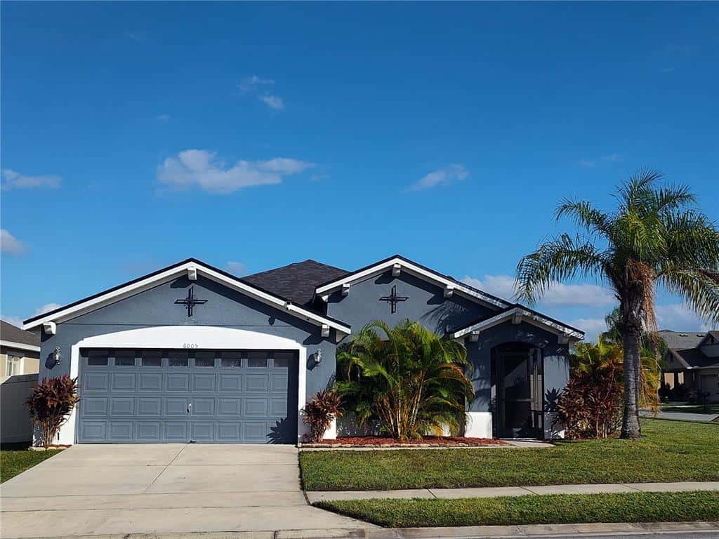 Single Family Residence in LAKELAND