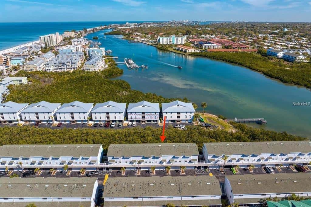 Condominium in INDIAN SHORES
