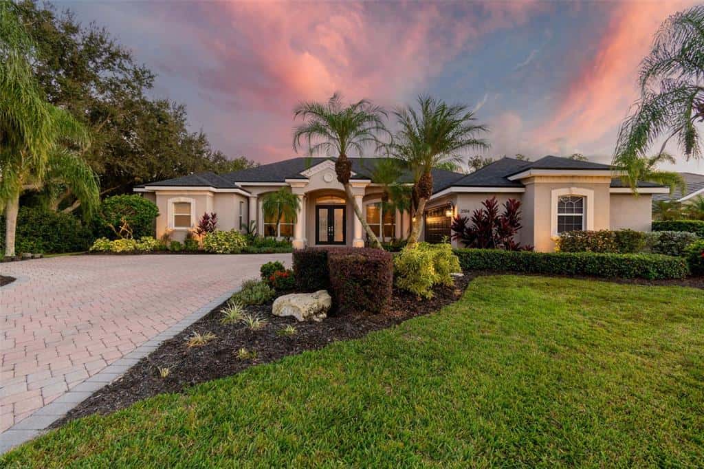 Single Family Residence in PARRISH