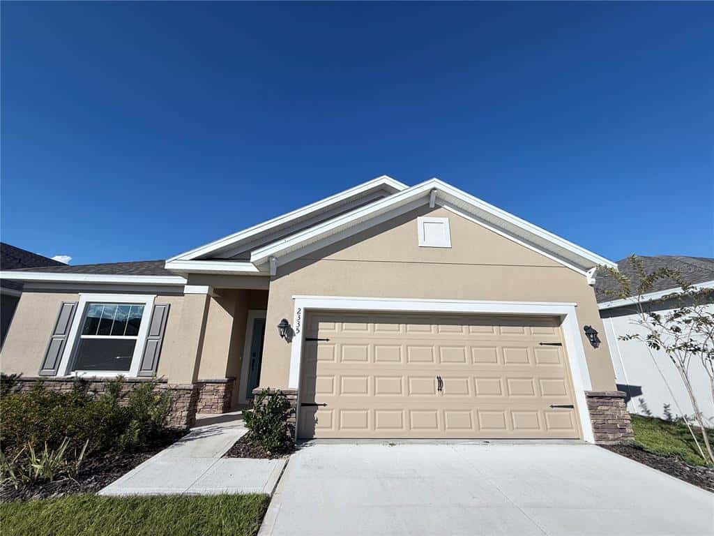 Single Family Residence in LAKE ALFRED