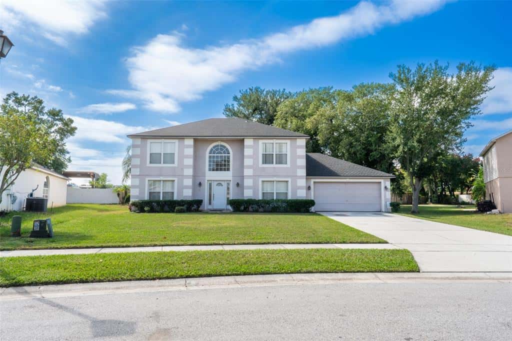 Single Family Residence in ORLANDO