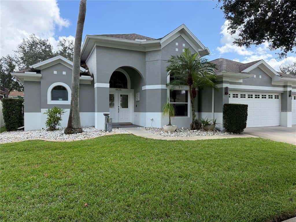 Single Family Residence in ORLANDO