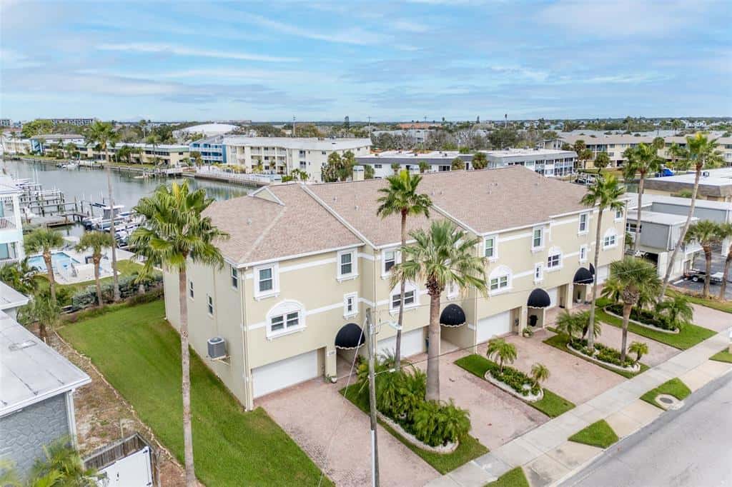 Townhouse in TREASURE ISLAND
