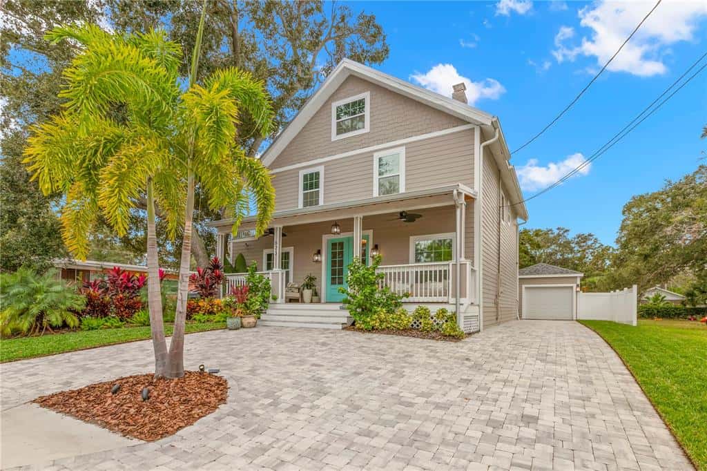 Single Family Residence in SAFETY HARBOR