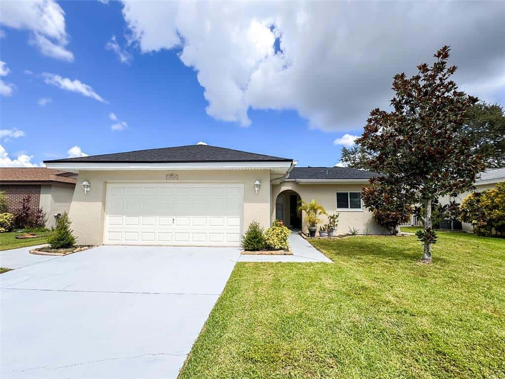 Single Family Residence in LARGO