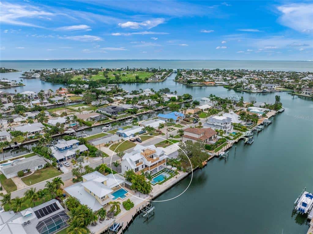 Single Family Residence in HOLMES BEACH