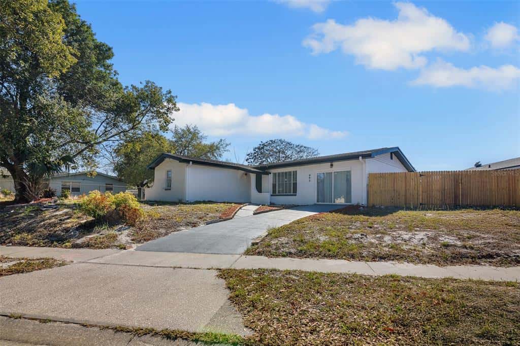 Single Family Residence in OCOEE