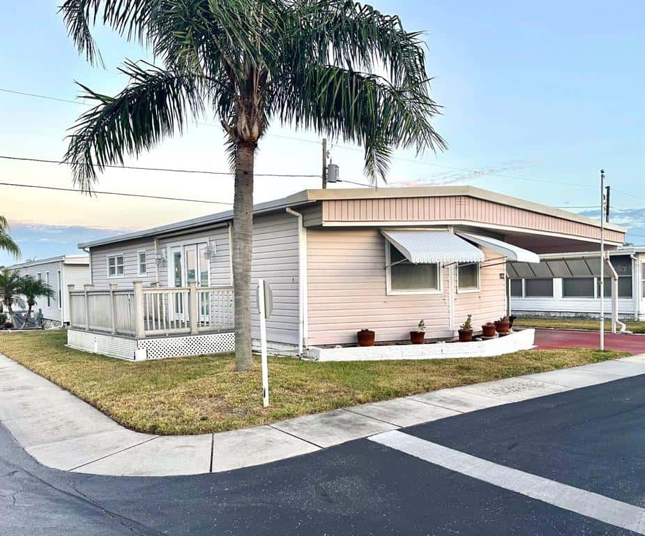 Mobile Home in LARGO
