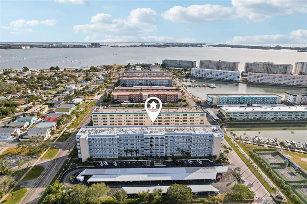 Condominium in GULFPORT