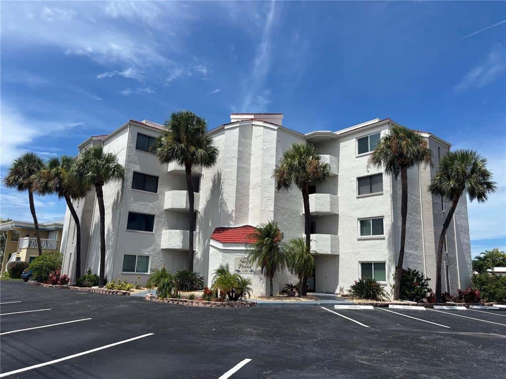 Condominium in CLEARWATER BEACH