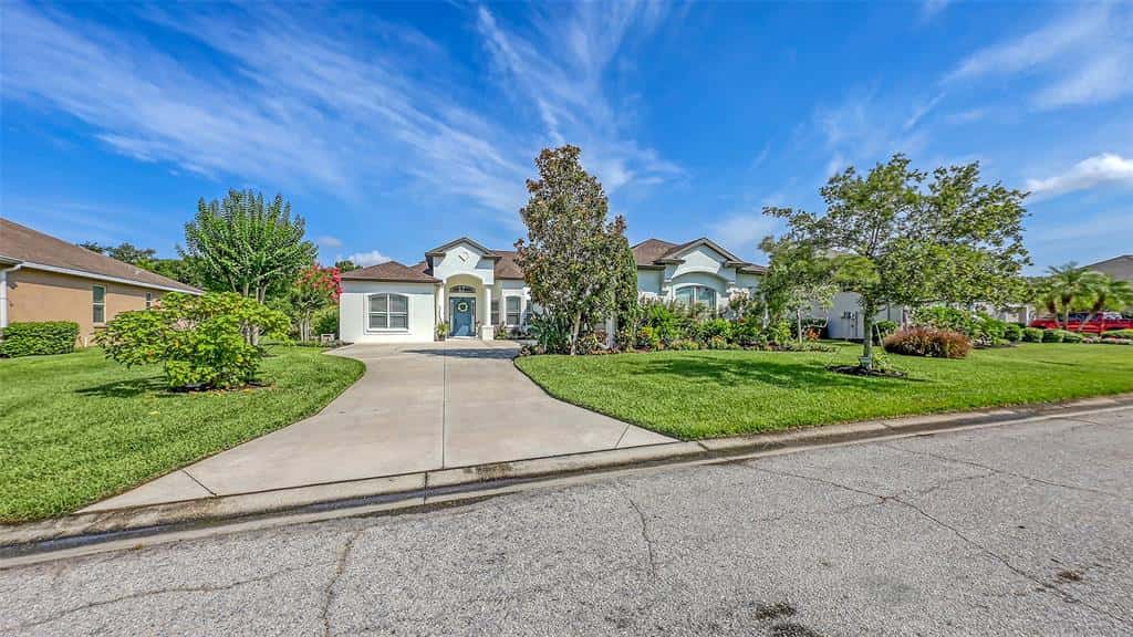 Single Family Residence in PARRISH