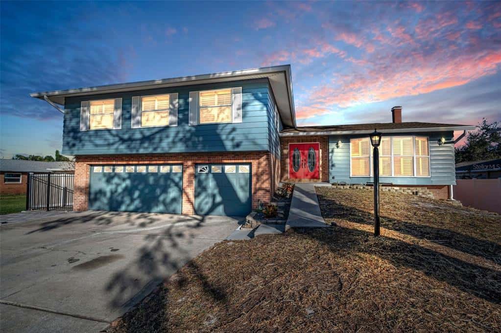 Single Family Residence in SEMINOLE