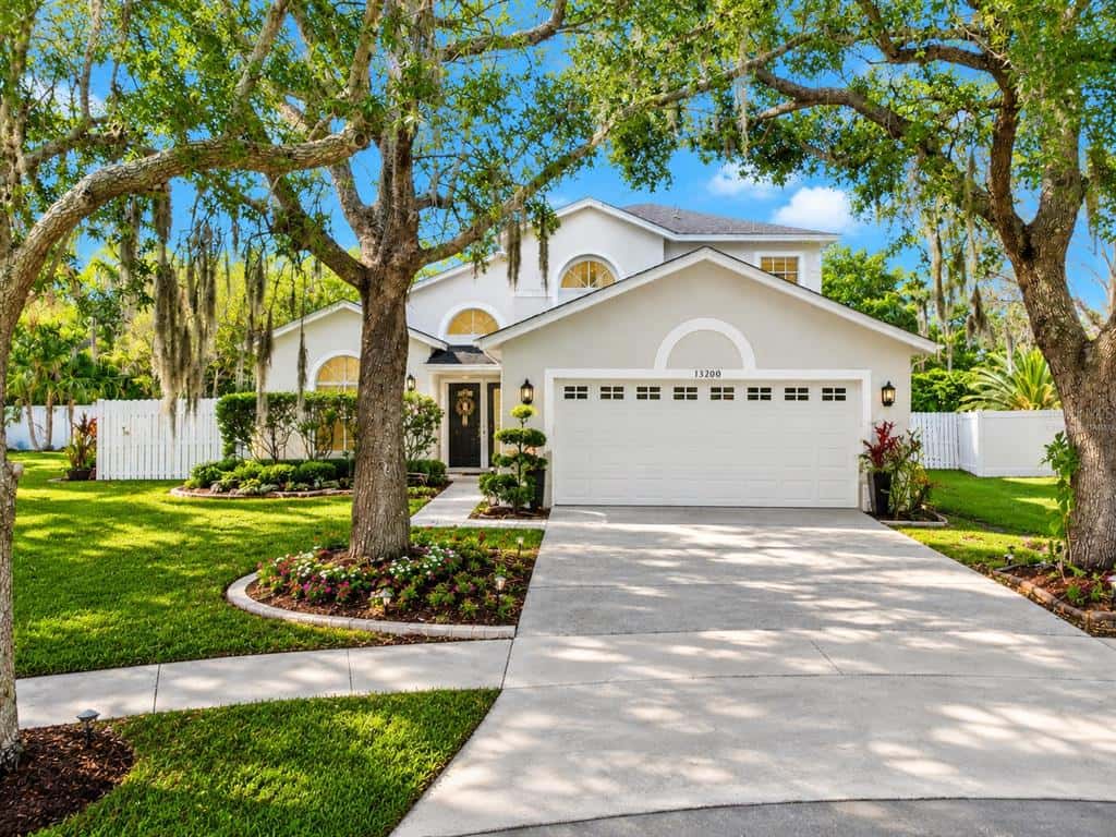 Single Family Residence in ORLANDO