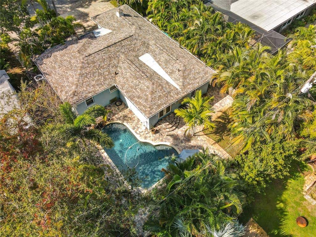 Single Family Residence in GULFPORT