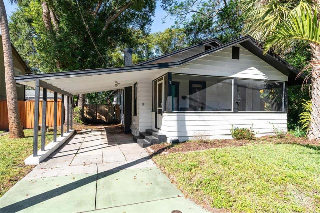 Single Family Residence in ORLANDO