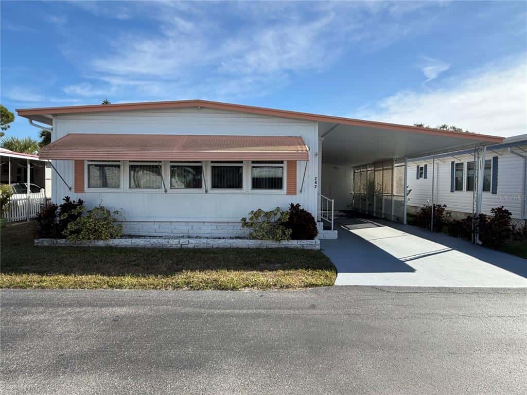 Mobile Home in LARGO