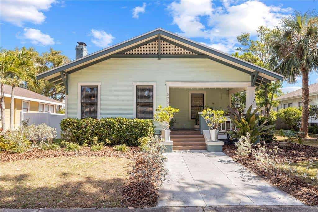 Single Family Residence in TAMPA