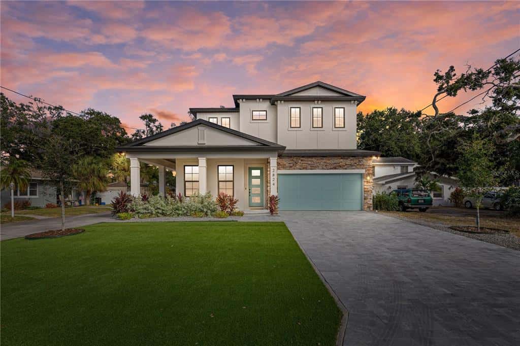 Single Family Residence in GULFPORT
