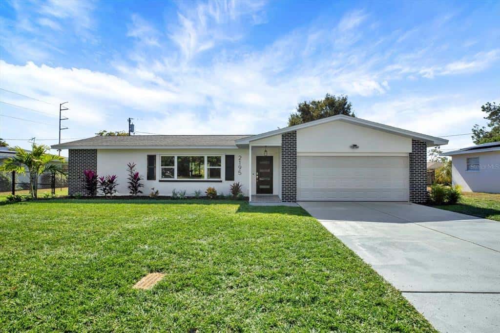 Single Family Residence in CLEARWATER