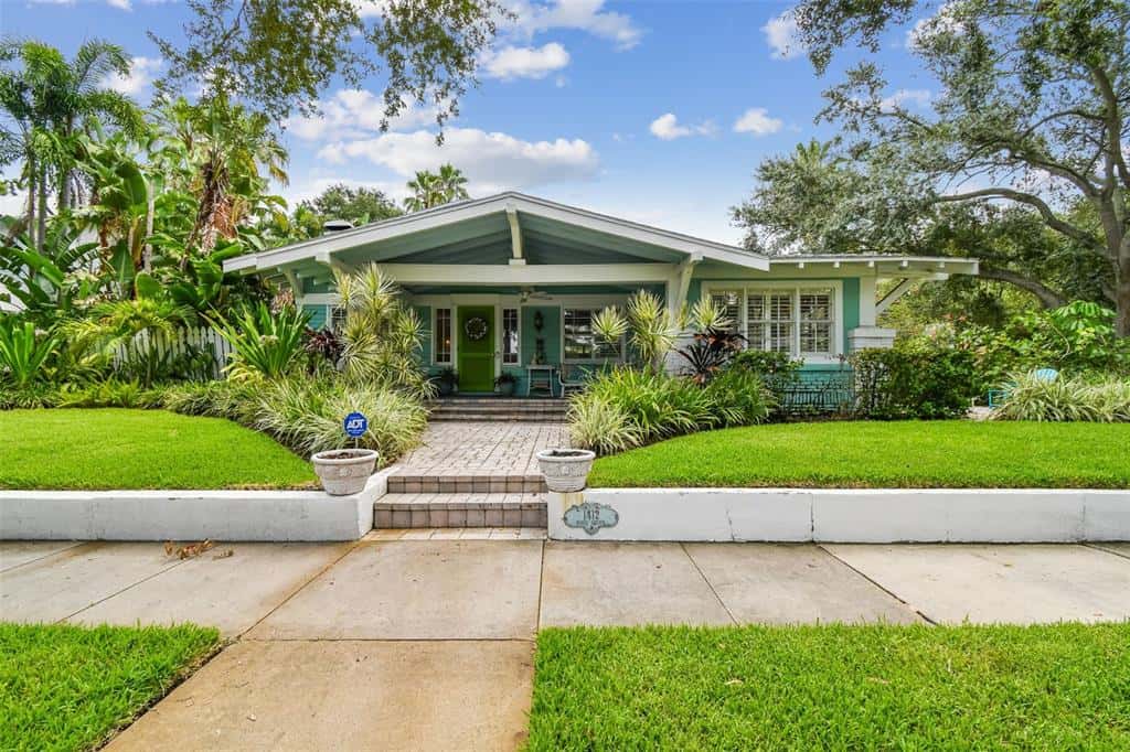Single Family Residence in TAMPA