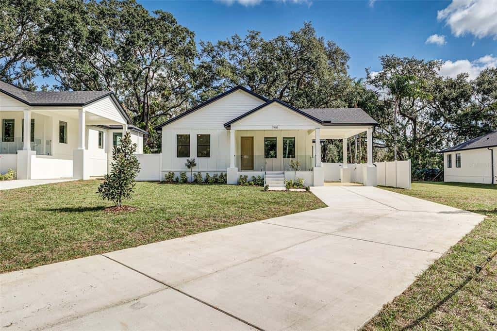 Single Family Residence in TAMPA