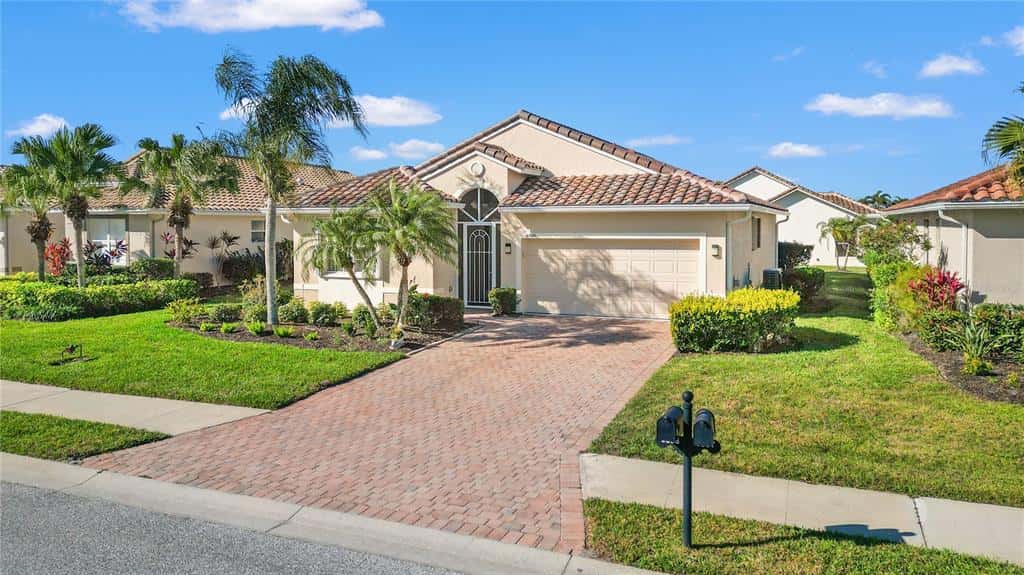Single Family Residence in SARASOTA