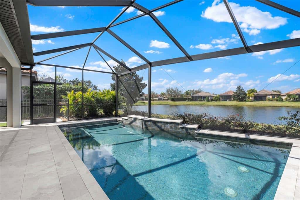 Single Family Residence in PALMETTO