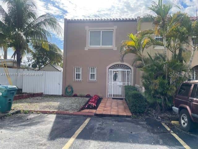 Townhouse in MIAMI GARDENS