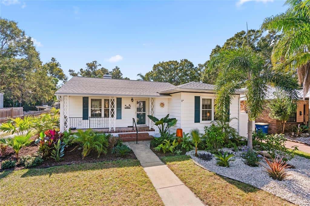 Single Family Residence in CLEARWATER