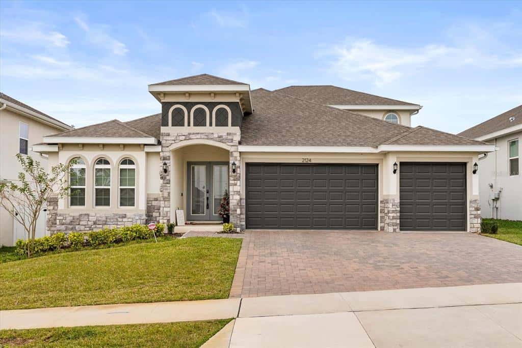 Single Family Residence in MINNEOLA