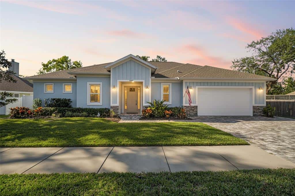 Single Family Residence in SEMINOLE