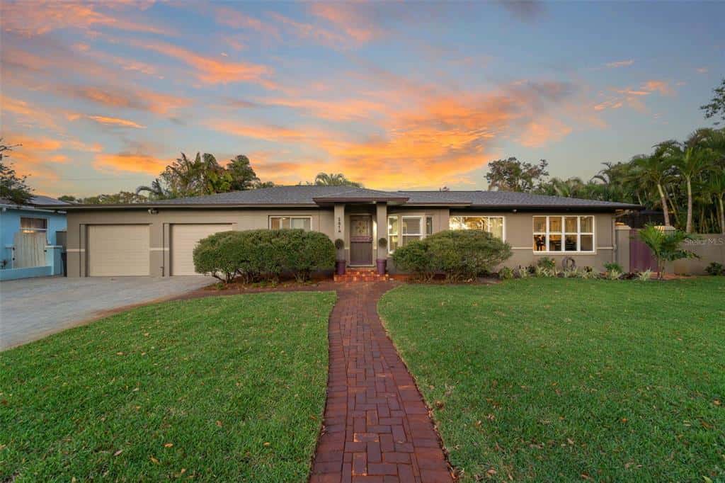 Single Family Residence in GULFPORT