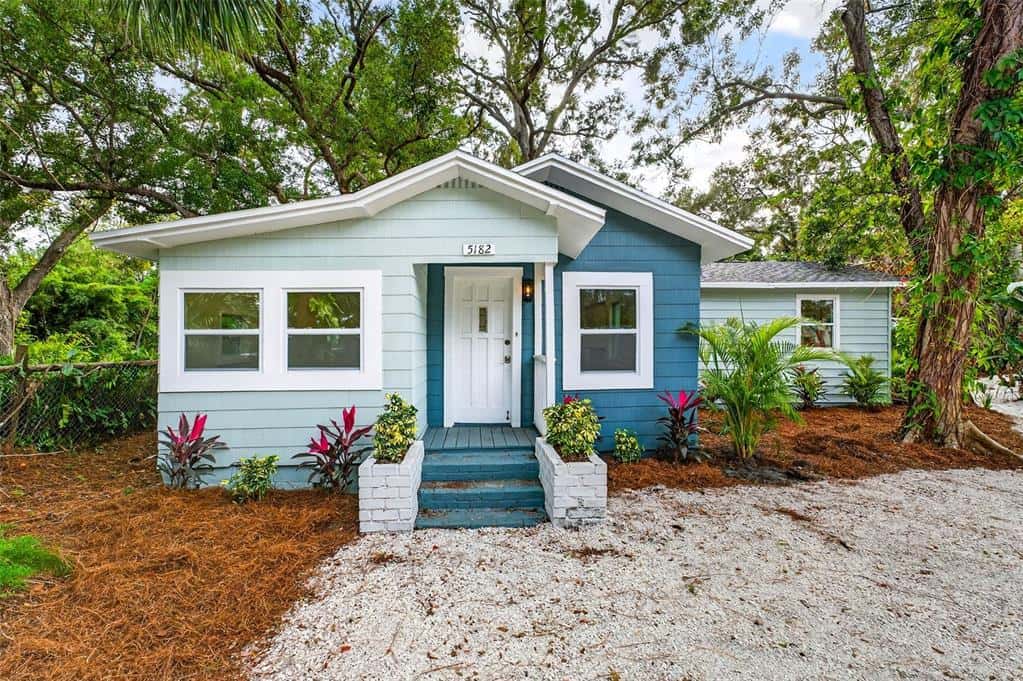 Single Family Residence in GULFPORT