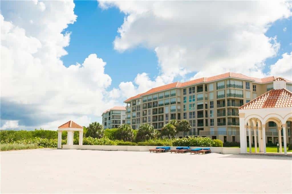 Condominium in ST PETERSBURG